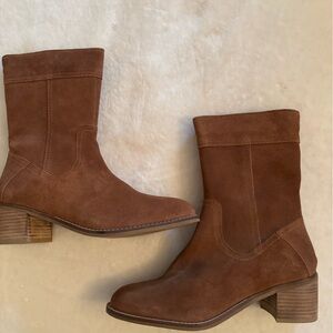 New suede light brown boots